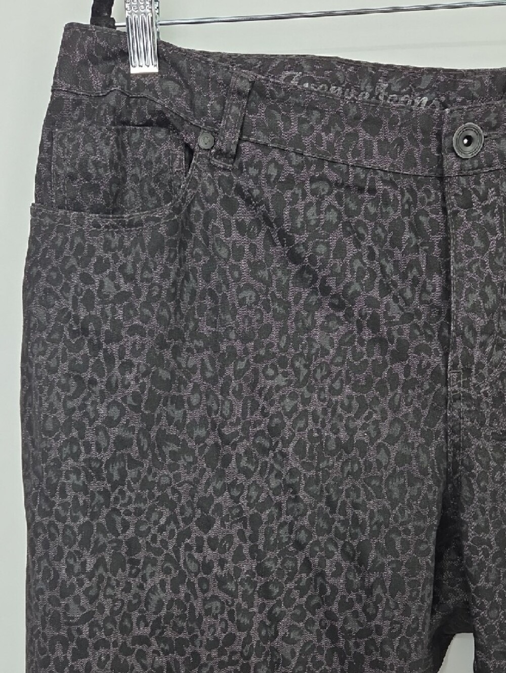Avenue Jeans Black Leopard Print Pants - Picture 5 of 14